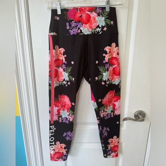 Peloton Pants - Peloton Cadence Legging (Black)